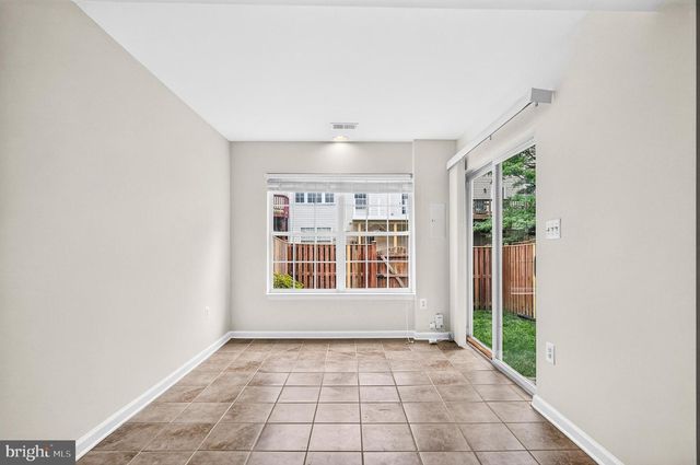2461 ROLLING PLAINS DR, Herndon, VA 20171
