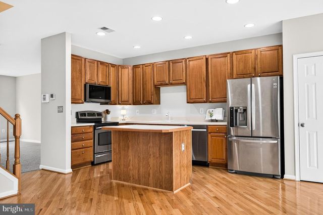 2461 ROLLING PLAINS DR, Herndon, VA 20171