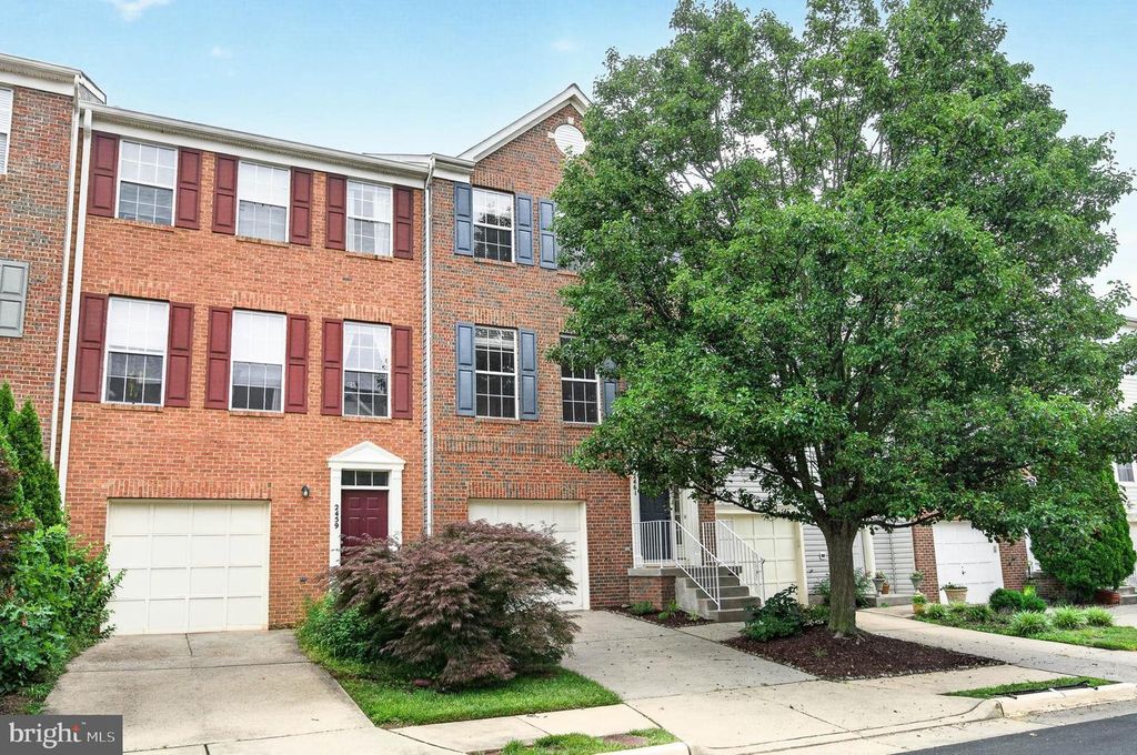 2461 ROLLING PLAINS DR, Herndon, VA 20171