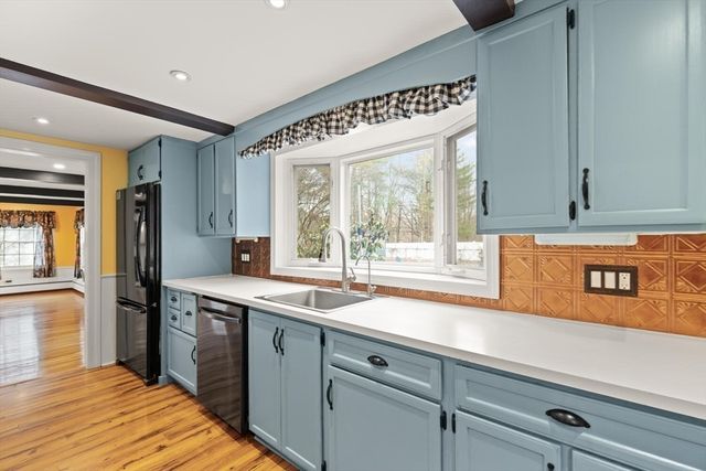 44 Hillview Ave, Holbrook, MA 02343