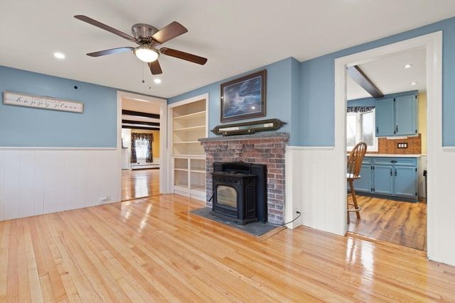 44 Hillview Ave, Holbrook, MA 02343