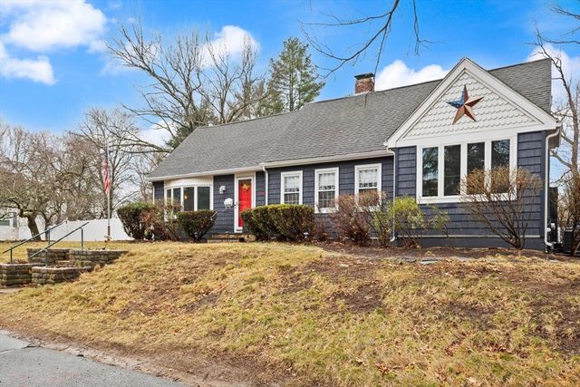 44 Hillview Ave, Holbrook, MA 02343