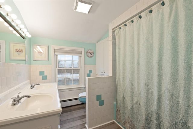 44 Hillview Ave, Holbrook, MA 02343