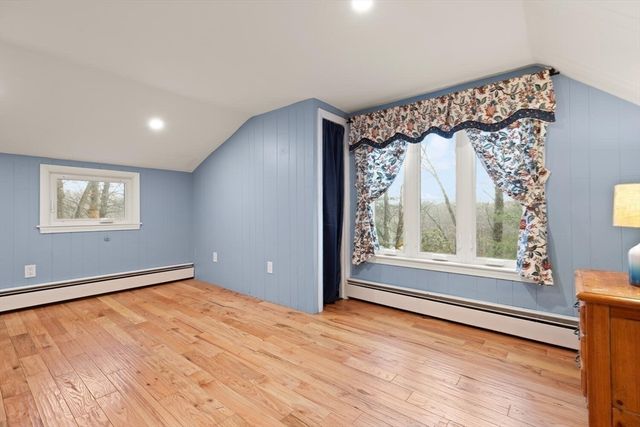 44 Hillview Ave, Holbrook, MA 02343