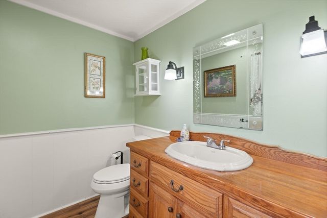 44 Hillview Ave, Holbrook, MA 02343