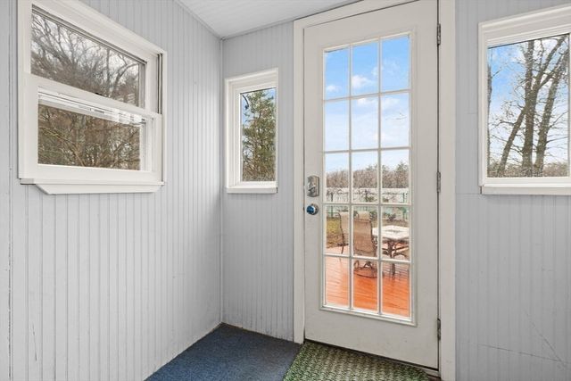 44 Hillview Ave, Holbrook, MA 02343