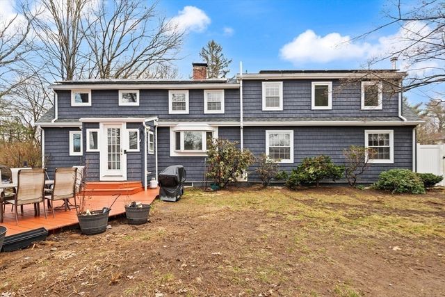 44 Hillview Ave, Holbrook, MA 02343