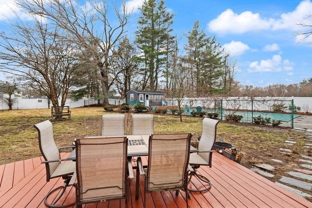 44 Hillview Ave, Holbrook, MA 02343