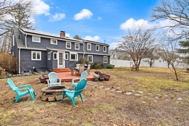 44 Hillview Ave, Holbrook, MA 02343