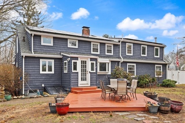 44 Hillview Ave, Holbrook, MA 02343