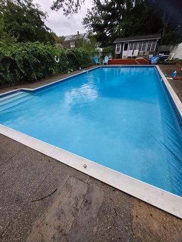 44 Hillview Ave, Holbrook, MA 02343