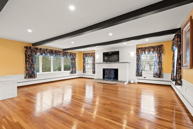 44 Hillview Ave, Holbrook, MA 02343