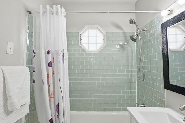 3719 Oliver Avenue N, Minneapolis, MN 55412