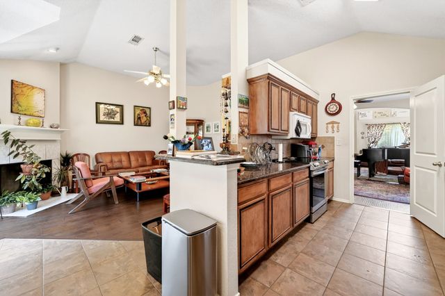 2105 Pritchard Drive, Grapevine, TX 76051