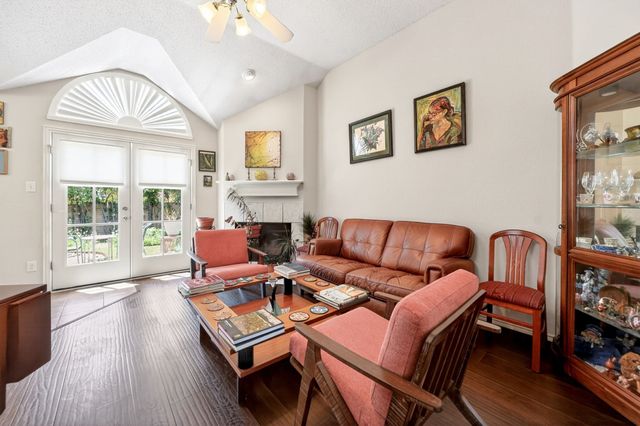 2105 Pritchard Drive, Grapevine, TX 76051