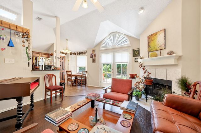 2105 Pritchard Drive, Grapevine, TX 76051