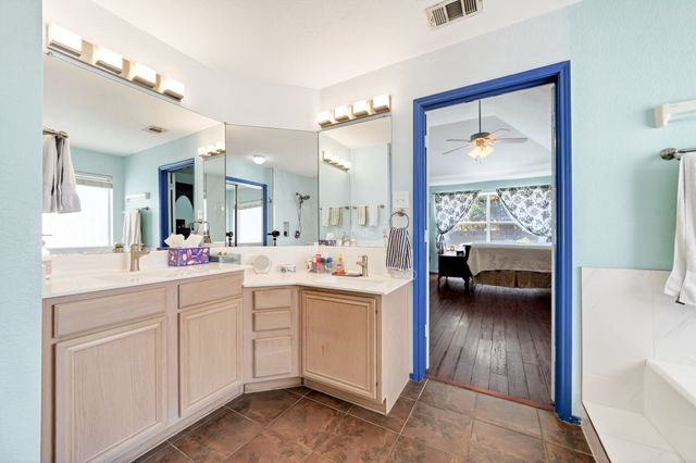 2105 Pritchard Drive, Grapevine, TX 76051