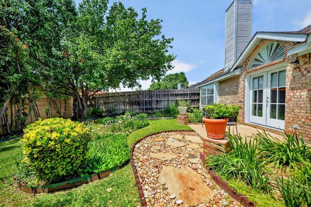 2105 Pritchard Drive, Grapevine, TX 76051