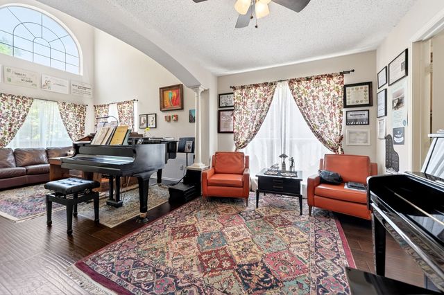2105 Pritchard Drive, Grapevine, TX 76051