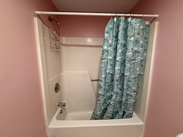 20 Wolf Rd Apt 57C, Lebanon, NH 03766