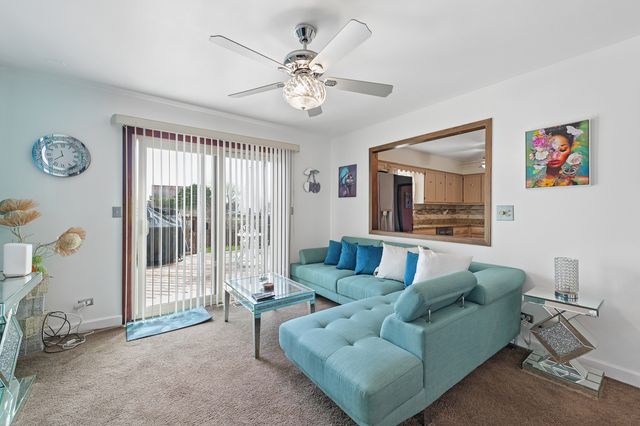 861 Boone Drive, Carol Stream, IL 60188