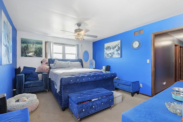 861 Boone Drive, Carol Stream, IL 60188