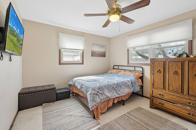 861 Boone Drive, Carol Stream, IL 60188