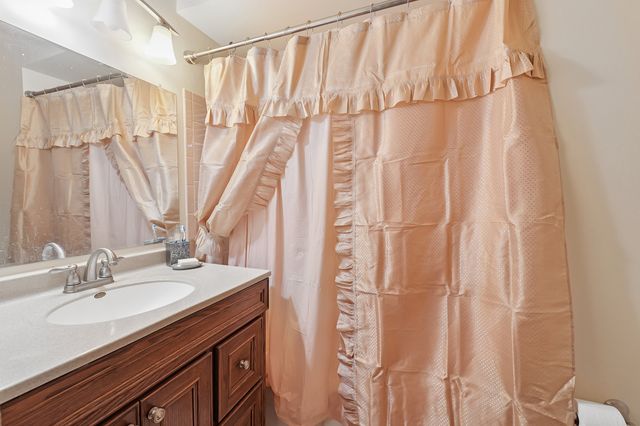 861 Boone Drive, Carol Stream, IL 60188