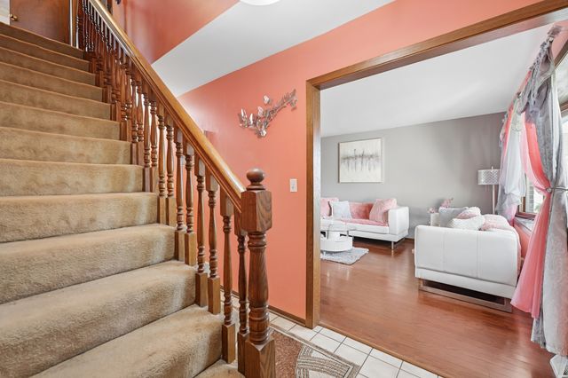 861 Boone Drive, Carol Stream, IL 60188