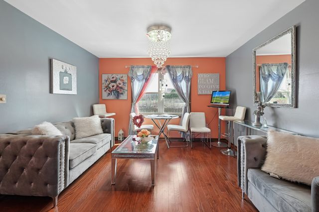 861 Boone Drive, Carol Stream, IL 60188