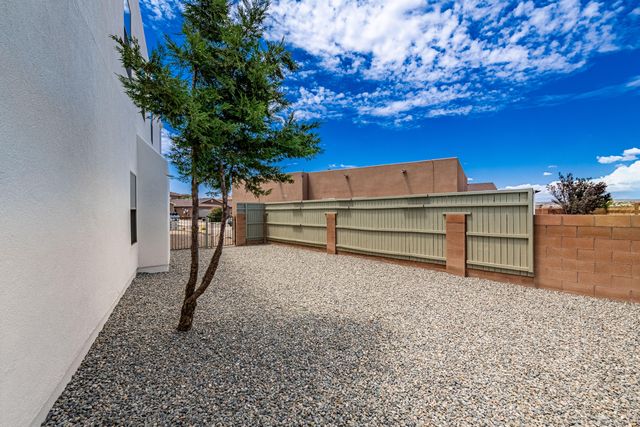 6639 Mountain Hawk Loop NE, Rio Rancho, NM 87144