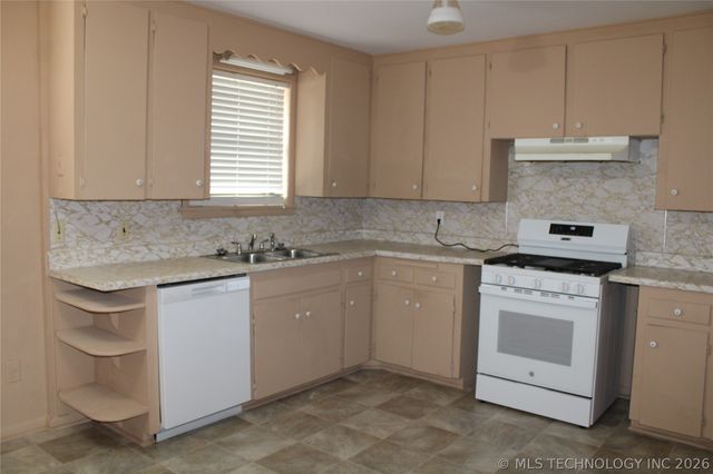 4610 N Trenton Avenue, Tulsa, OK 74126