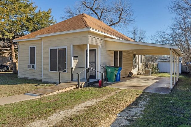 1006 Porter ST, Taylor, TX 76574