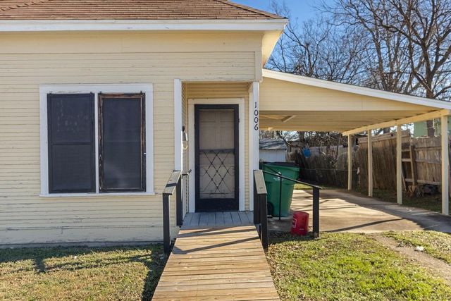 1006 Porter ST, Taylor, TX 76574