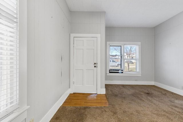 1006 Porter ST, Taylor, TX 76574