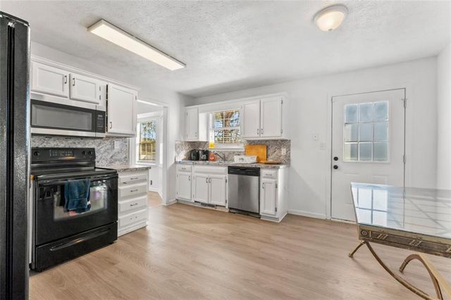 5370 Queen Ester Court, Ellenwood, GA 30294