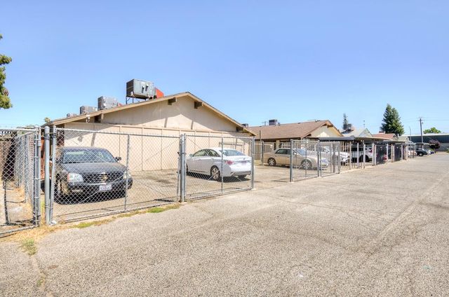 3449 N Marks Avenue, Fresno, CA 93722