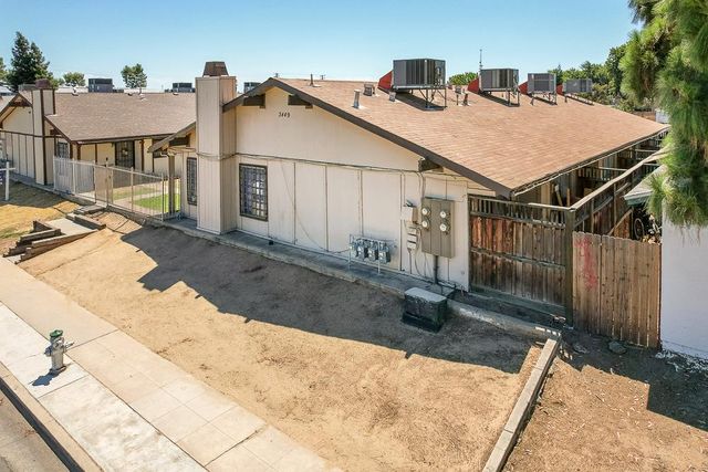 3449 N Marks Avenue, Fresno, CA 93722