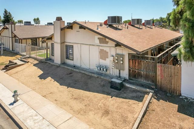 3449 N Marks Avenue, Fresno, CA 93722