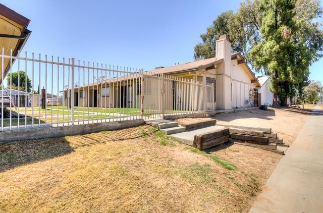 3449 N Marks Avenue, Fresno, CA 93722