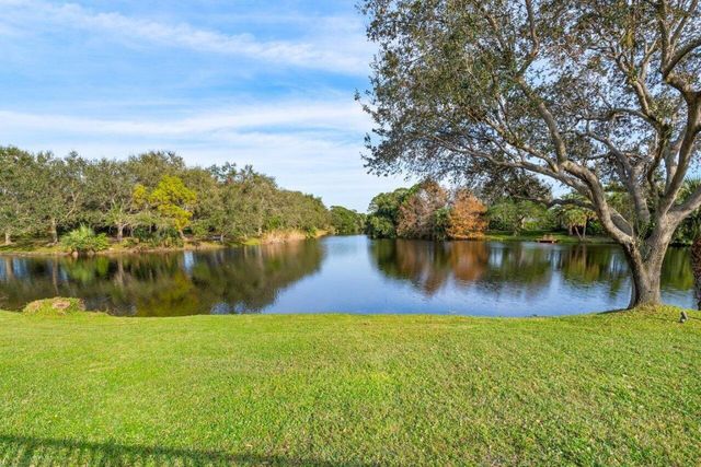 5603 Whirlaway Road, Palm Beach Gardens, FL 33418