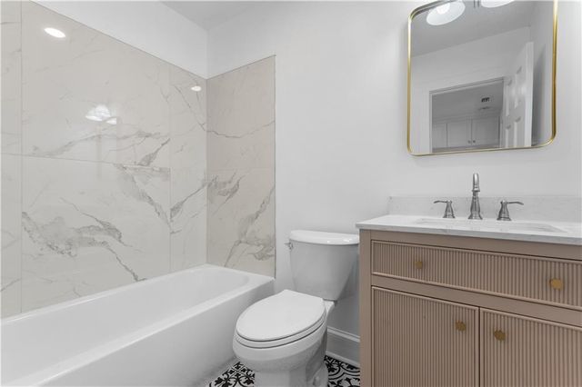 1052 Elmira Street, Mobile, AL 36604