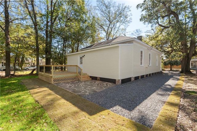 1052 Elmira Street, Mobile, AL 36604