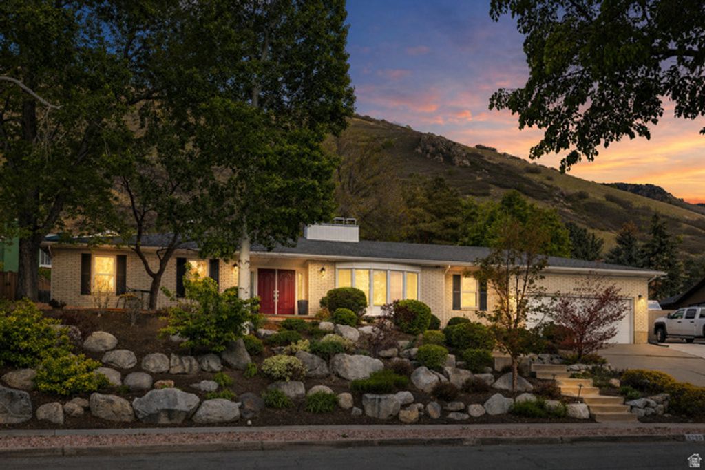8295 S SUPERNAL WAY, Cottonwood Heights, UT 84121