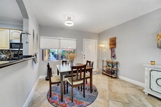 744 NE 14th Ave 4, Fort Lauderdale, FL 33304