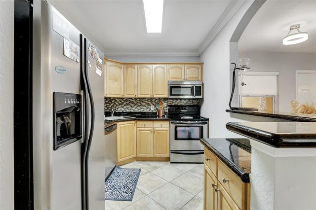 744 NE 14th Ave 4, Fort Lauderdale, FL 33304