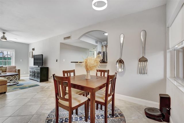 744 NE 14th Ave 4, Fort Lauderdale, FL 33304