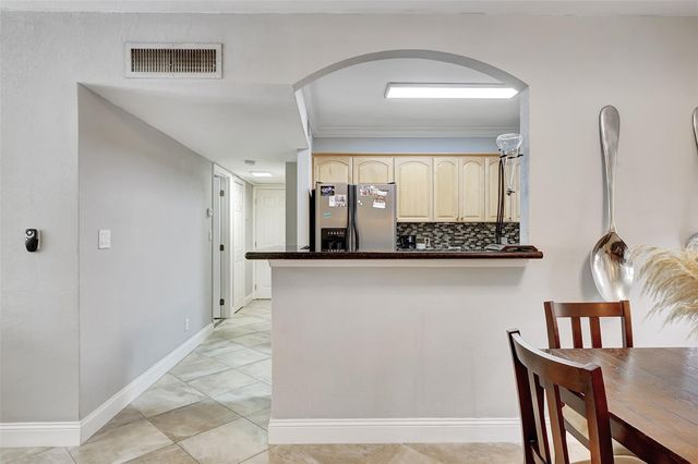 744 NE 14th Ave 4, Fort Lauderdale, FL 33304