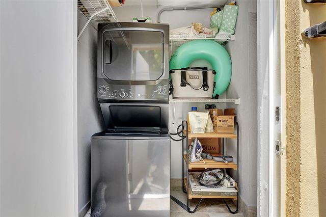 744 NE 14th Ave 4, Fort Lauderdale, FL 33304