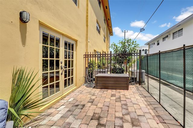 744 NE 14th Ave 4, Fort Lauderdale, FL 33304